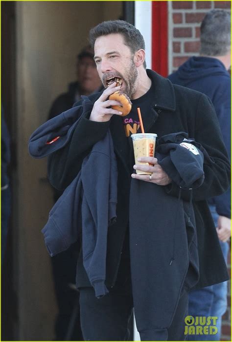 Ben Affleck Spotted Serving Drinks in Dunkin' Donuts Drive-Thru in ...