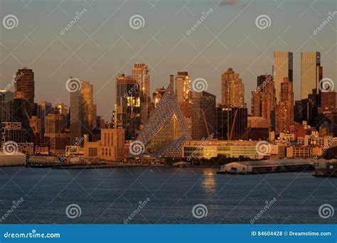 Manhattan skyline view editorial stock photo. Image of hudson - 84604428