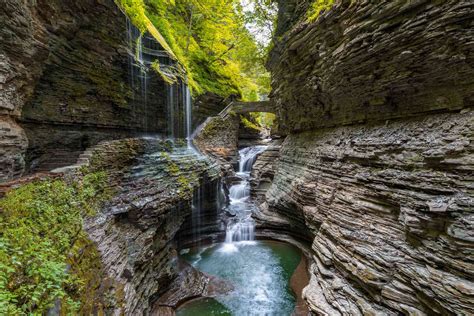 WATKINS GLEN STATE PARK // Hiking past 19 Waterfalls through a gorge in ...