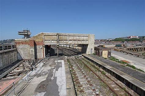 Disused Stations: Folkestone Harbour Station