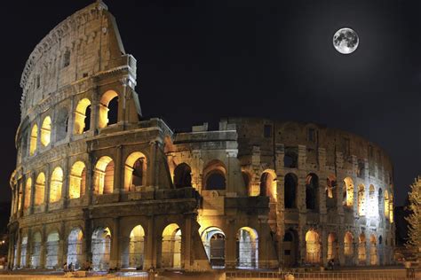 TOUR COLOSSEUM BY NIGHT | Rome Fun Tour