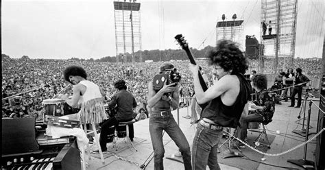 Woodstock 1969: 15 Iconic Performances | Gigs & Tours Blog