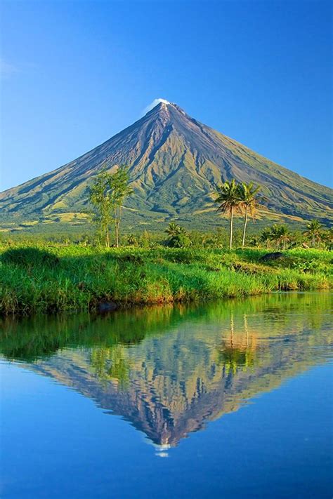 Mayon Volcano Wallpaper - WoodsLima