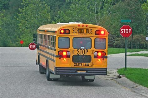 Ontario Bill Seeks School Bus Amber Light Uniformity Across North ...