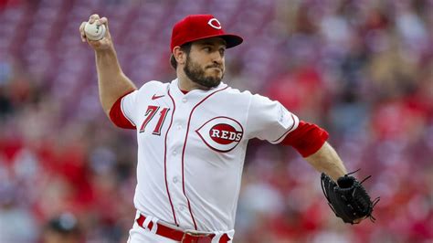 Reds pitcher has Tommy John surgery for second time | Yardbarker