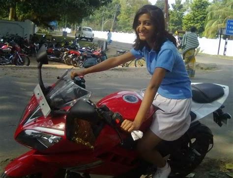 Pin on INDIAN GIRLS RIDING MOTORCYCLE