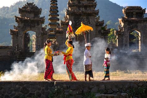 Mengenal Suku Bali, Keragaman Budaya, dan Kepercayaannya