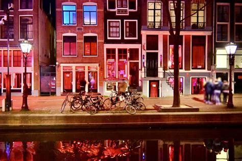 The Complete Guide to the Amsterdam Red Light District - Around The ...