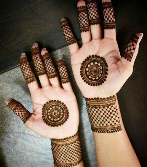 Tasmim Blog: Pair Ka Mehndi Design Simple Sa