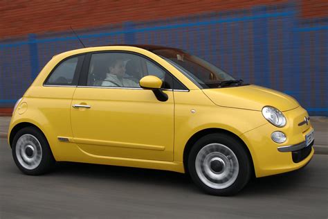 Fiat 500 Pop review | Carbuyer