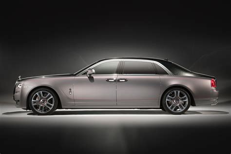 2017 Geneva Motor Show: Rolls Royce Ghost "Elegance" brings diamond paint