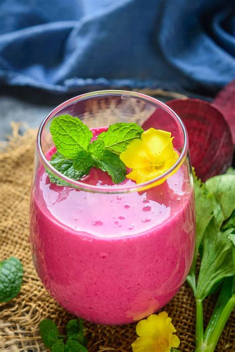 Banana Beet Smoothie Recipe - Whiskaffair