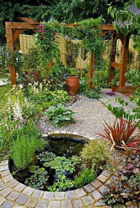 29 Best Water Garden Ideas: Ponds, Waterfalls, and Fountains Backyard ...