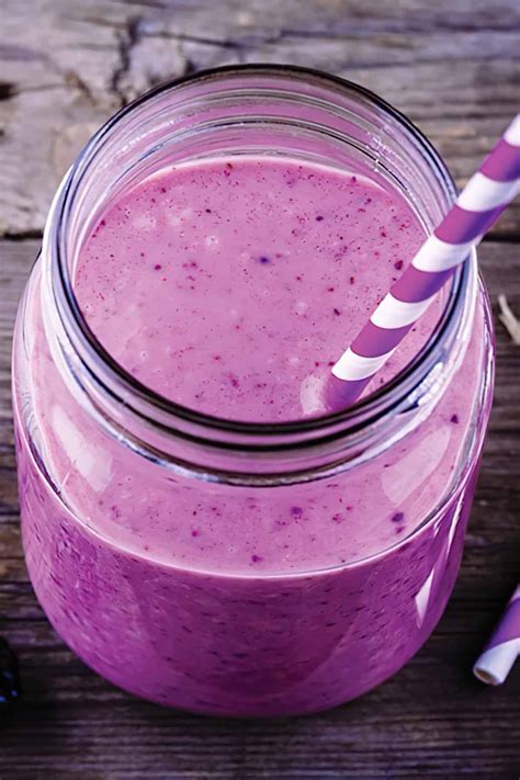 Ninja Blender Berry Almond Smoothie - Make Drinks