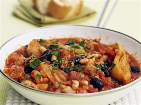 Mediterranean Chicken Ragout Recipe | EatSmarter