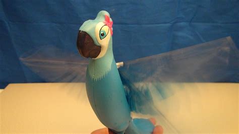 RIO 2 FLYING HIGH JEWEL REMOTE CONTROL BIRD VIDEO TOY REVIEW - YouTube