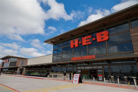 9 creative, flavorful H-E-B frozen meals and snacks to try