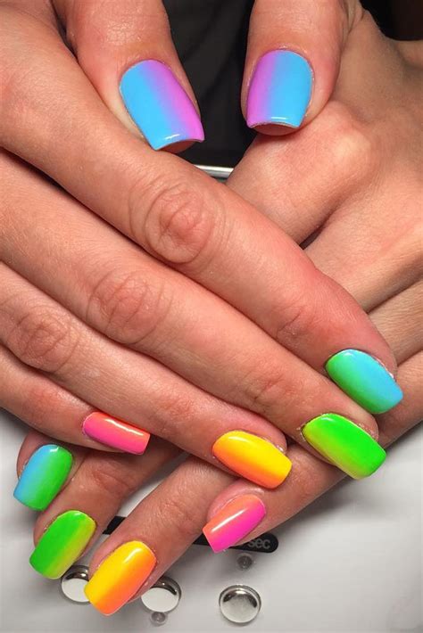 24 Amazing Rainbow Nails To Make You Smile