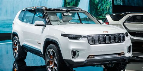 Jeep's plug-in hybrid SUV concept debuts with a ~40 miles all-electric ...