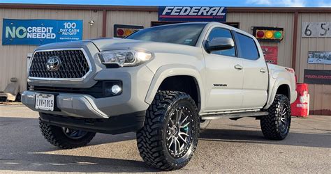 Toyota Tacoma Grey Fuel Off-Road Rebel 6 D680 Wheel | Wheel Front