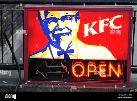 Kfc neon sign night hi-res stock photography and images - Alamy