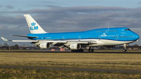 Primul Boeing 747-400 in noul livery KLM