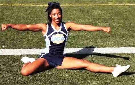 How to Do a Herkie in Cheerleading - Howcast