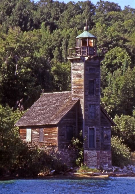 Pictured Rocks Lighthouse | Lighthouse located near Munising… | Flickr