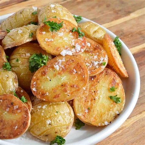 OVEN ROASTED POTATOES + WonkyWonderful