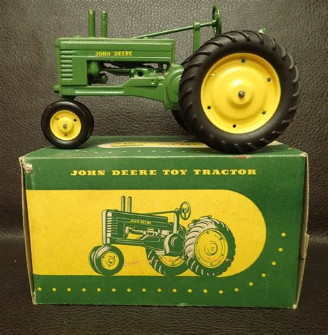 UNUSUAL VINTAGE JOHN DEERE MODEL A TOY TRACTOR WITH BOX | #1844815137