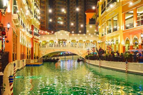 VENICE GRAND CANAL MALL: Experience Italy at McKinley Hill, Taguig City ...