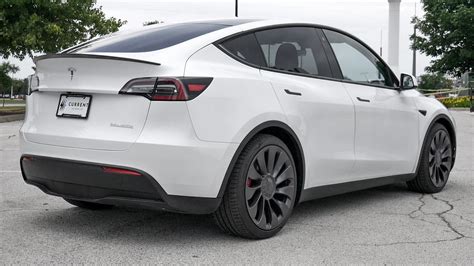 Tesla Model Y Performance vs Jaguar I-Pace | Current Automotive