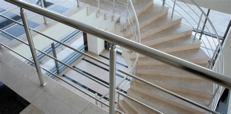 What to Look for When Designing Your Aluminum Railing System - East ...