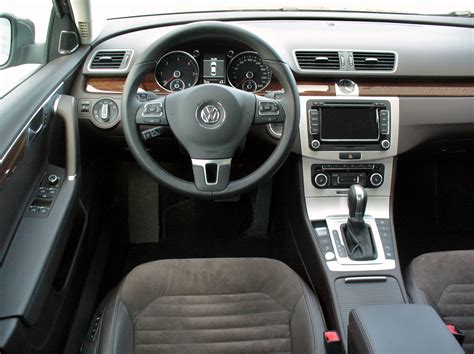 Volkswagen Passat B7 2011 - 2015 Sedan :: OUTSTANDING CARS