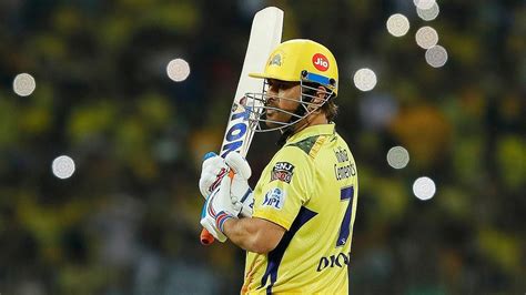 IPL 2023: Twitter Hails MS Dhoni as Chennai Super Kings Qualify for ...