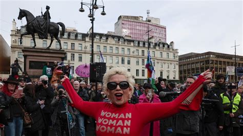 Controversial UK activist Kellie-Jay Keen leads Brisbane protest | The ...