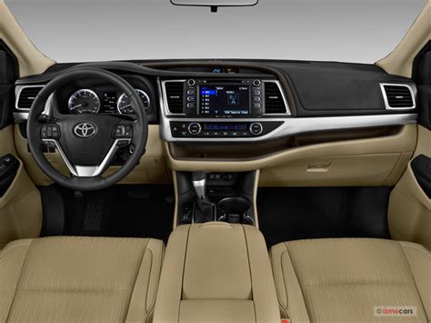 2018 Toyota Highlander: 243 Interior Photos | U.S. News