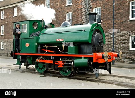 Ajax, Sattel Tank Dampflokomotive mit Fahrer, arbeiten bei Chatham ...