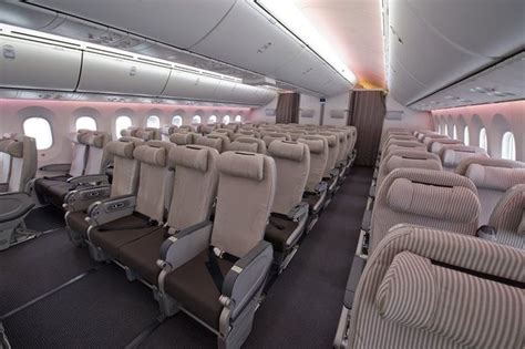 Inside airlines' Boeing 787 Dreamliners | Aircraft interiors, Boeing ...