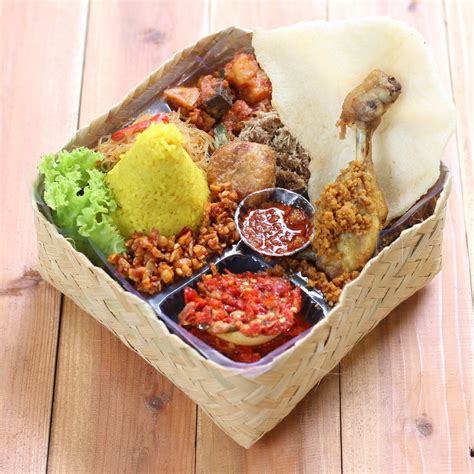 Contoh Gambar Nasi Kuning Box : Nasi Kotak Kediri dan Pare Rp.10.000 ...