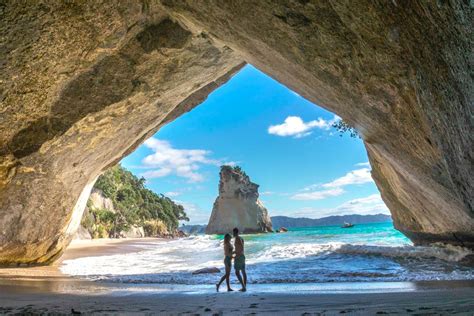 15 BEST Beaches in New Zealand (on the North Island)