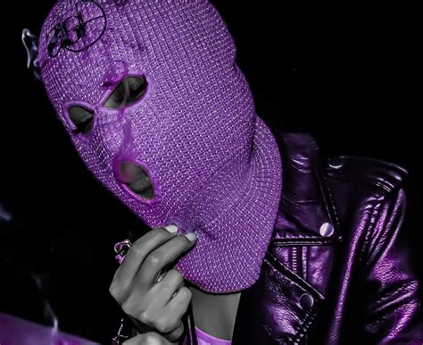 Gangsta Ski Mask Wallpaper Aesthetic Girl Wearing Ski Mask Wallpapers ...