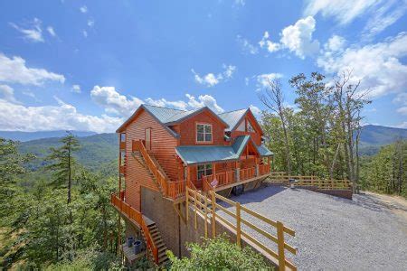 5BR Pigeon Forge Cabin Rental | Shoot The Moon