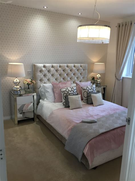 20++ White And Silver Bedroom Ideas - PIMPHOMEE