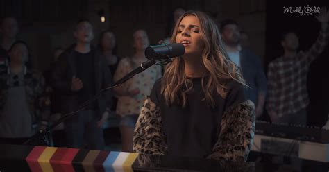 Hillsong Worship Performs Chilling Acoustic Rendition of “Awake My Soul ...