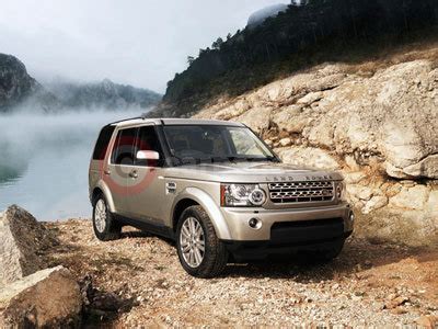 The New Land Rover Discovery 4 Off-Road