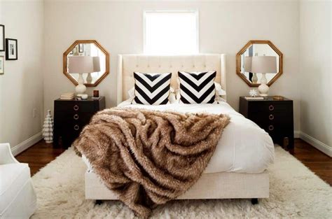 Stylish And Decorative Pillows For Your Bedroom | Sophisticated bedroom ...