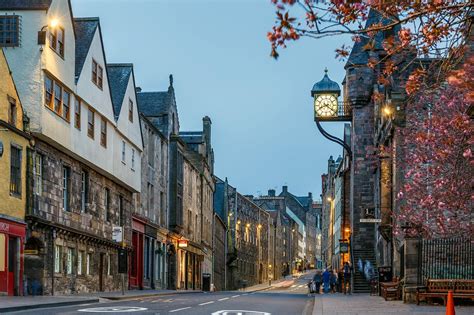 The Royal Mile in Edinburgh The Busiest Street in Edinburgh's Old Town