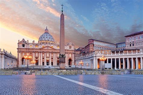 St. Peter's Basilica, Vatican, The Christmas Headquarters in the World ...