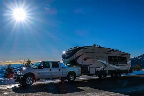 Top Fifth Wheel Towing Tips for Newbies - Camper Report